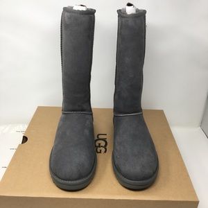 NEW w/ Box Uggs